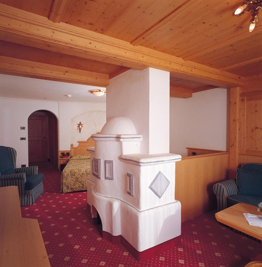 Alpen Hotel Corona Vigo di Fassa Exterior foto