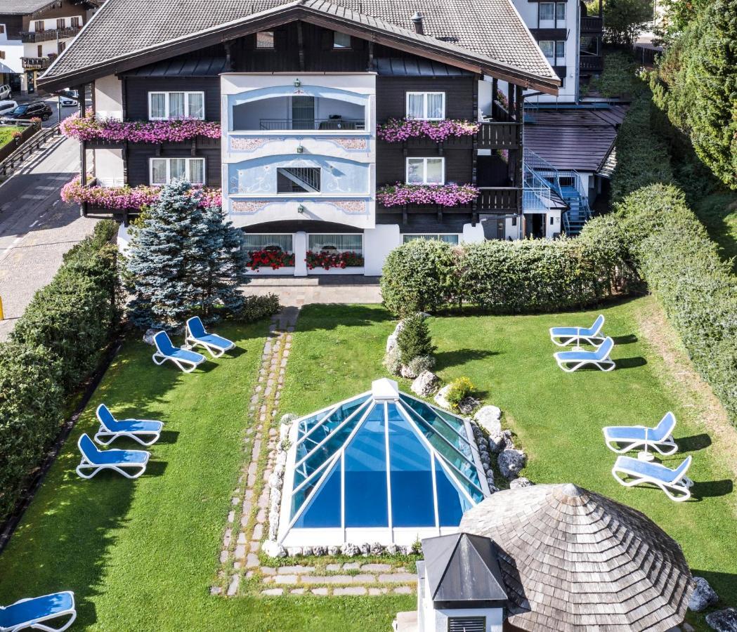 Alpen Hotel Corona Vigo di Fassa Exterior foto