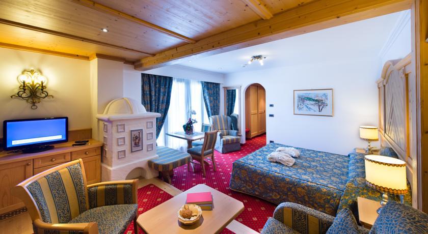 Alpen Hotel Corona Vigo di Fassa Habitación foto