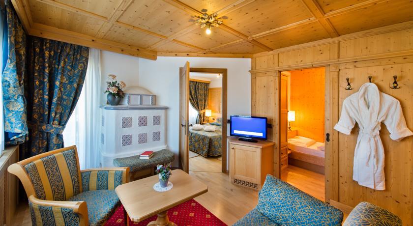 Alpen Hotel Corona Vigo di Fassa Habitación foto