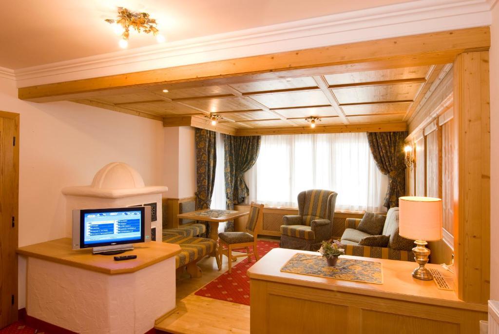 Alpen Hotel Corona Vigo di Fassa Habitación foto