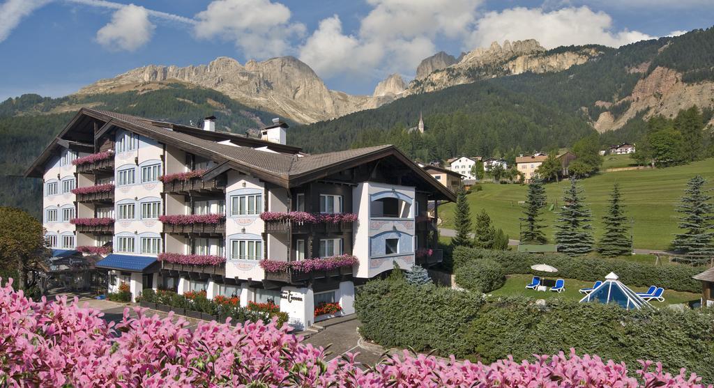 Alpen Hotel Corona Vigo di Fassa Exterior foto